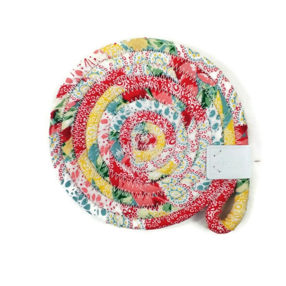 Hand Crafted Multicolor Patchwork Fabric Wrapped Rope Coaster Set 4 Pieces - Picture 4 of 9